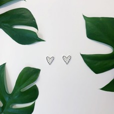 Náušnice kreslené - bílé srdce, vetší puntíky