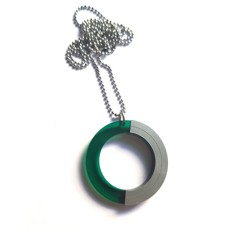 Náhrdelník kruh gravír,malý- smaragd/ stříbrná